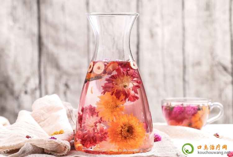 刷牙時刷刷舌頭去口臭 刷牙時刷刷舌頭去口臭