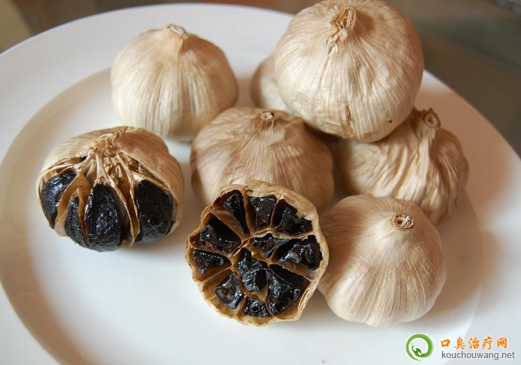 口臭可以吃黑蒜 口臭可以吃黑蒜